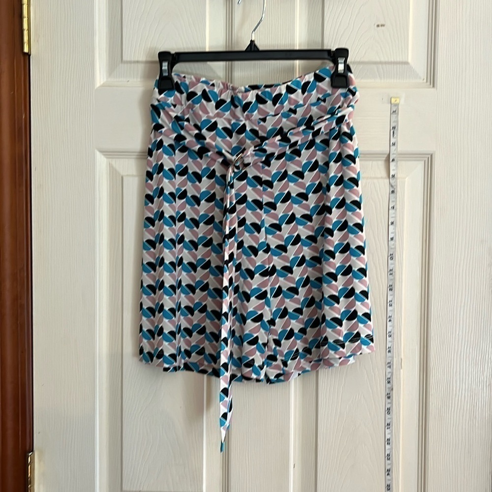 NWT-NY collections-large-multicolored patterned-elastic waist, belted shorts.